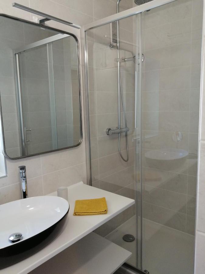 Apartamento à 300 M Du Et Des Commerces *